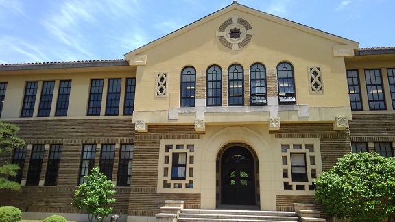 190522　大学中庭 (4)